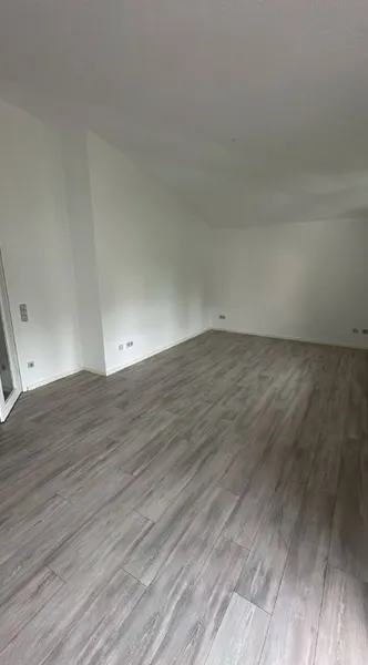 3-Zimmer-Wohnung mit Balkon im Dachgeschoss in Berlin-Grünfließer Gang — photo 1